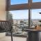 Free Parking Fantastic View 2 Bed 2 Bath Next to Garden