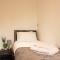 Cosy 2 Bedroom Apartment - Free Parking, Fast WiFi and Smart TV by Yoko Property - Banbury