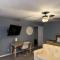 Stylish Remodeled 23 Large beds Near Elvis Presley