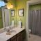 6BR in Suburban area close to Freeway and Galeria