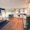Modern Beachside Escape In Hythe - Hythe