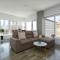 Beautiful 3BR High RisePool, Spa Rooftop Views - 洛杉矶