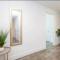 Beautiful 3BR High RisePool, Spa Rooftop Views - 洛杉矶