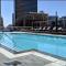 Beautiful 3BR High RisePool, Spa Rooftop Views - 洛杉矶