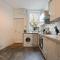 Modern 2 Bed Apartment in Hillsborough with FREE Secure Parking - Hosted by Stay Host Save - Hillsborough