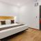 Super Townhouse THE CINCO HOTEL NEAR ESI HOSPITAL ( SR NAGAR)