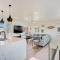 Ocean View Luxury Beach Homes With AC and Parking - San Diego