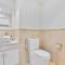 Bright and Spacious 2BR with Pool and Gym Access - 迪拜