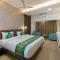 Treebo Premium Emerald Dove With Swimming Pool