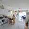 Bohemian Style 1 Bed Apartment 1 KM to Sandy Beach