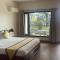 8fold-Pinecrest By LaRiSa, Bhimtal