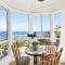 Salt & Peppermint - Beachfront Escape with Stunning Views