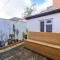 Stylish 3-Bed City Centre Home in Chester by 53 Degrees Property, Ideal for Groups, Private Parking!