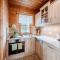 Chalet Simons Blockhütte by Interhome - 格洛博明