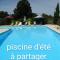 La Petite Grange gîte climatisé plain-pied 3 chambres 5 personnes 2 toilettes, parking, WIFI, piscine dété chauffée à partager, Animaux acceptés Gîte en pleine nature
