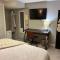 Delightful Patio Retreat with Pool Table in South KC