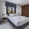 Urban Condo 33 with Veranda - 2 Bdr