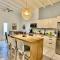 Fantastic Private Tropical Villa in Palm Beach with Breakfast