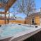 Relaxing Spot with Zen Garden & Year-Round Hot Tub - أوماها