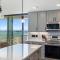 Edgewater Windward 508 - Newly Renovated Corner Condominium! - بنما سيتي بيتش