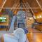 Stylish Scandi-Cabin Near Pikes Peak & Trails - وودلاند بارك