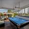 Stunning 4 Bed, Butler Service, Security, Central