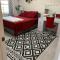 Cheerful 2 BED ROOMS Apartment in heart of Queens - Jackson Heights