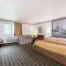 Super 8 by Wyndham Coshocton Roscoe Village
