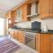 Spacious Apt Near Beach & Train, By TimeCooler - Сетубал