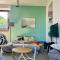 Lake View Apartment in Arona - 阿罗纳
