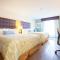 Best Western Premier Toronto Airport Carlingview Hotel