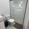 03 quartos (ar condicionado e ventilador), até 10 pessoas, garagem, atrás do hospital da Unimed apt 202