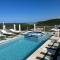 Elegant Escape - Luxury 1BR with Rooftop Pool & Resort View Free Parking - 法尔茅斯
