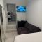 Elegant Escape - Luxury 1BR with Rooftop Pool & Resort View Free Parking - 法尔茅斯