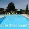 La Petite Grange gîte climatisé plain-pied 3 chambres 5 personnes 2 toilettes, parking, WIFI, piscine dété chauffée à partager, Animaux acceptés Gîte en pleine nature