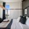 2BR, King Bd, Free Prkn, Gym, NYC View, 8min Train - شرق اورانج