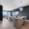 2BR 2BA, King bd, Gym, Free Parking, 8min to Train - شرق اورانج
