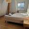 2 min vom Bahnhof, Stadt nah, Modern, bequem,