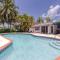 Casa Deporte-Steps to Beach with Heated Pool & Backyard Fun - فورت لاودردال