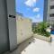 Elegant Studio with balcony unit 625 - 6th floor - near Ateneo De Cebu - High speed internet - Northwoods Place - 曼达维市