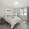 Modern Ranch 15 min to Downtown and Hospitals - Euclid