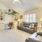 Community Pools and Golf Views Palm Desert Condo! - 棕榈荒漠