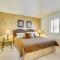 Community Pools and Golf Views Palm Desert Condo! - 棕榈荒漠