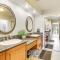 Community Pools and Golf Views Palm Desert Condo! - 棕榈荒漠