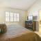 Community Pools and Golf Views Palm Desert Condo! - 棕榈荒漠