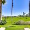 Community Pools and Golf Views Palm Desert Condo! - 棕榈荒漠