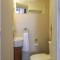 Woodvale - Sleek 3-Bedroom Apt in kfardebian - Fārayyā