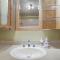 Quiet Convenient Pvt Room in shared home Perfect for Travelers - بليموث