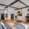 13 Luxury Flat eiffel design 2