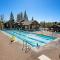 Cabin Fever at Tahoe Donner by Tahoe Getaways - 2 BR with Hot Tub & HOA - 特拉基